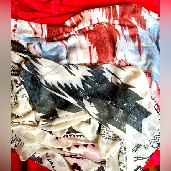 MINNETONKA MOCCASINS AND SCARVES BUNDLE - Picture 5 of 9